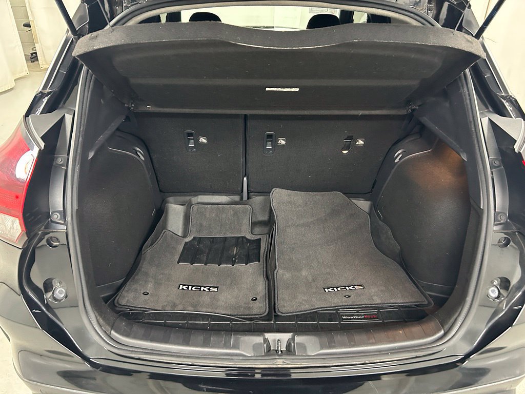 Used 2021 Nissan Kicks SR FWD image 11