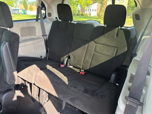 Used 2015 Dodge Grand Caravan SXT w/ Rear Park Assist Package FWD image 13