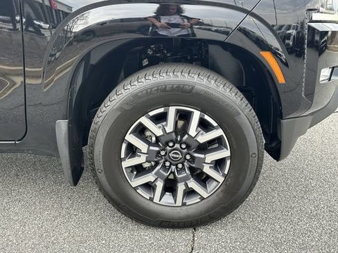 Used 2024 Nissan Frontier SL w/ Technology Package AWD/4WD image 14
