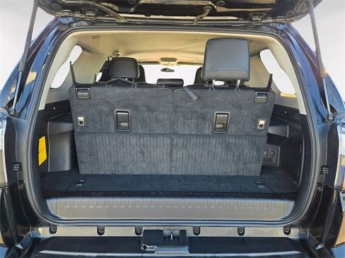 Used 2017 Toyota 4Runner SR5 Premium image 6