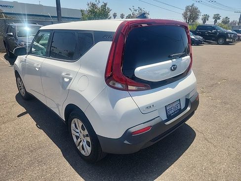 Used 2020 Kia Soul LX FWD image 11