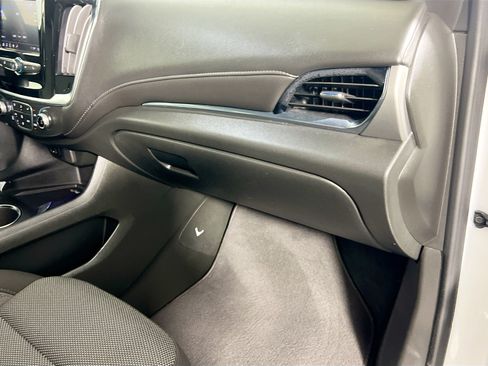 Used 2023 Chevrolet Traverse LT FWD image 34
