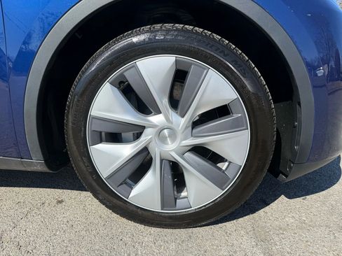 Used 2023 Tesla Model Y Long Range image 12
