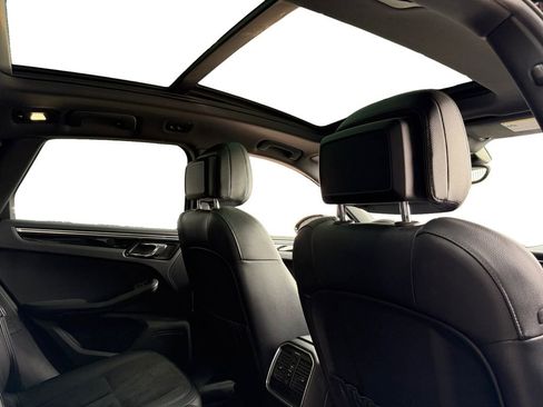 Used 2018 Porsche Macan image 14