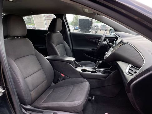 Used 2018 Chevrolet Malibu LT FWD image 26