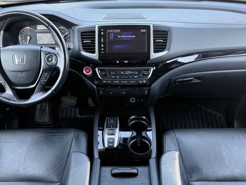 Used 2018 Honda Pilot Touring image 5