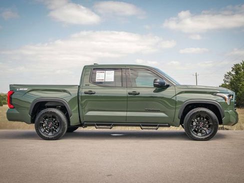 Used 2022 Toyota Tundra SR5 w/ Convenience Package RWD image 4