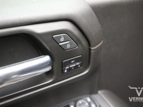Used 2020 GMC Sierra 1500 AT4 w/ AT4 Premium Package AWD/4WD image 18