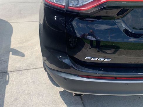 Used 2018 Ford Edge SEL AWD/4WD image 4