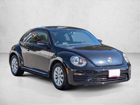 Used 2019 Volkswagen Beetle 2.0T image 3