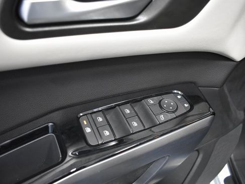 New 2025 Nissan Pathfinder SL image 15