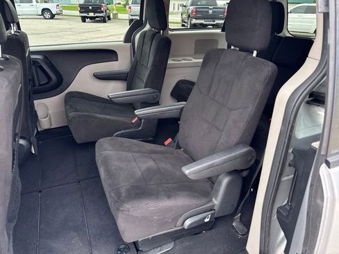 Used 2012 Dodge Grand Caravan SXT FWD image 22