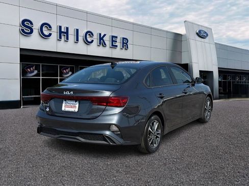 Used 2023 Kia Forte LXS image 2