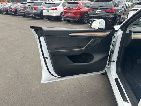 Used 2024 Tesla Model Y Long Range image 24