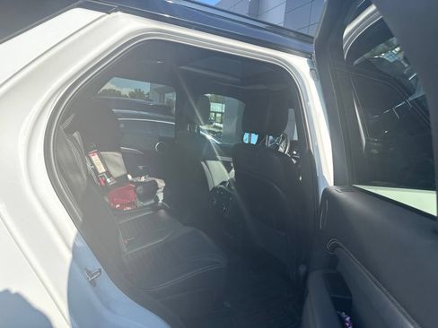 Certified 2023 Land Rover Discovery S R-Dynamic AWD/4WD image 20