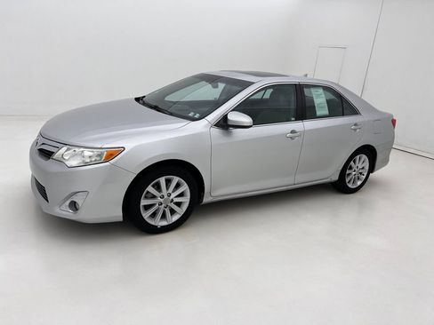 Used 2012 Toyota Camry XLE FWD image 8