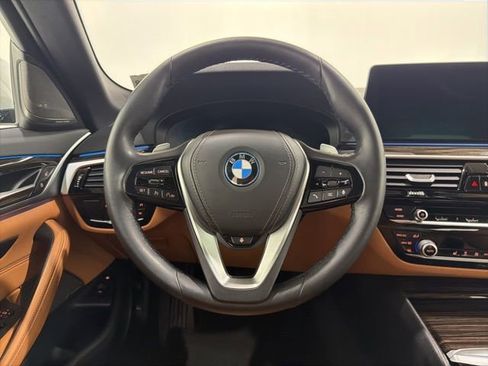 Used 2023 BMW 530e xDrive w/ Premium Package AWD/4WD image 30