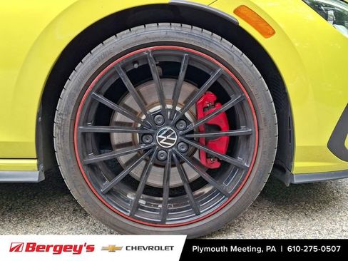 Used 2023 Volkswagen GTI 40th Anniversary Edition FWD image 10