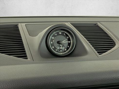 Certified 2025 Porsche Macan AWD/4WD image 27