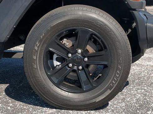 Used 2022 Jeep Wrangler Unlimited Sport image 11