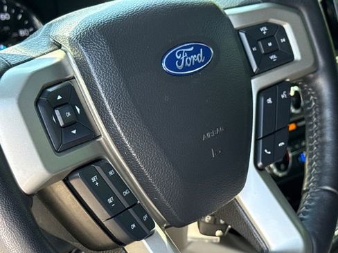 Used 2022 Ford F250 Lariat w/ Lariat Value Package AWD/4WD image 24