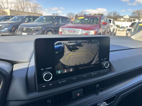 Used 2025 Honda CR-V LX image 26