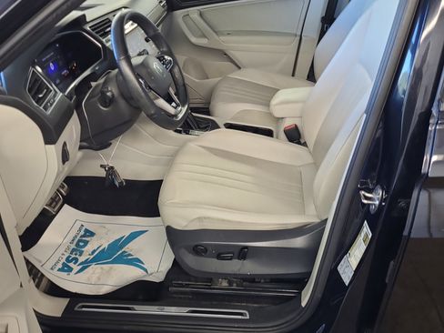 Used 2022 Volkswagen Tiguan SE R-Line image 14