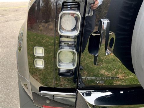 Used 2024 Land Rover Defender 110 V8 image 28