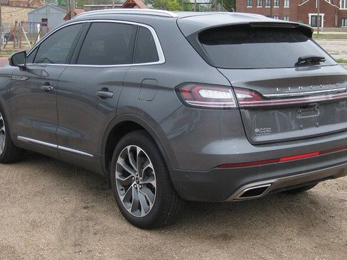 Used 2022 Lincoln Nautilus Reserve image 6