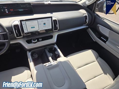Certified 2025 Ford Expedition Active AWD/4WD image 17