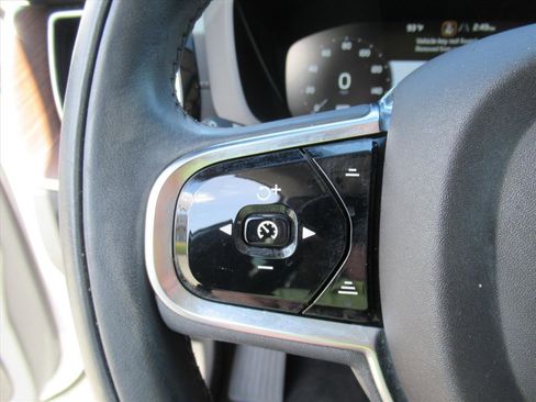 Used 2019 Volvo XC60 T5 Inscription w/ Protection Package Premier image 21