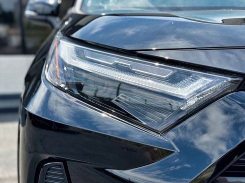 Used 2022 Toyota RAV4 SE w/ Convenience Package AWD/4WD image 20