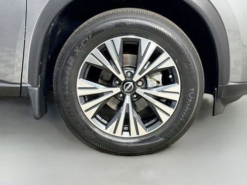 Used 2023 Nissan Rogue SV FWD image 32