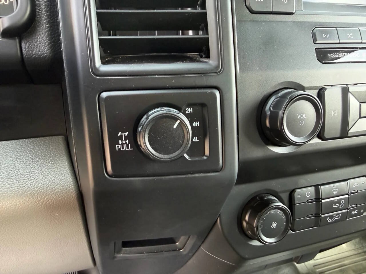 Used 2020 Ford F150 XL w/ Equipment Group 101A Mid AWD/4WD image 12