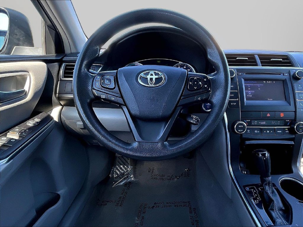 Used 2017 Toyota Camry LE FWD image 8