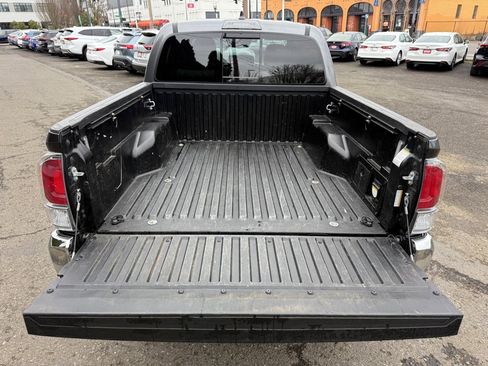 Certified 2022 Toyota Tacoma TRD Off-Road image 7