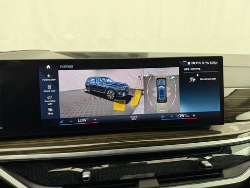 Used 2023 BMW X7 xDrive40i w/ Premium Package AWD/4WD image 43