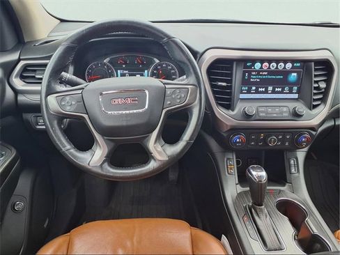 Used 2017 GMC Acadia SLT image 4