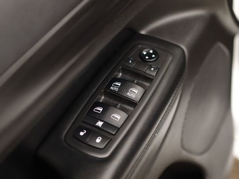 Used 2019 Jeep Grand Cherokee Altitude image 25