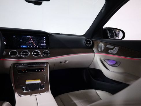 Used 2023 Mercedes-Benz E 350 4MATIC Sedan image 46