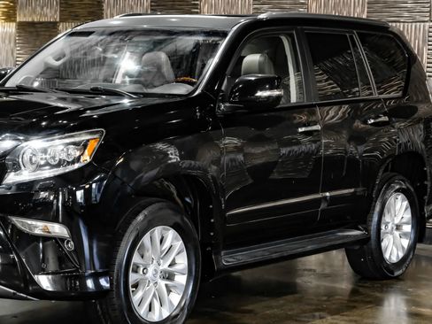 Used 2016 Lexus GX 460 image 11