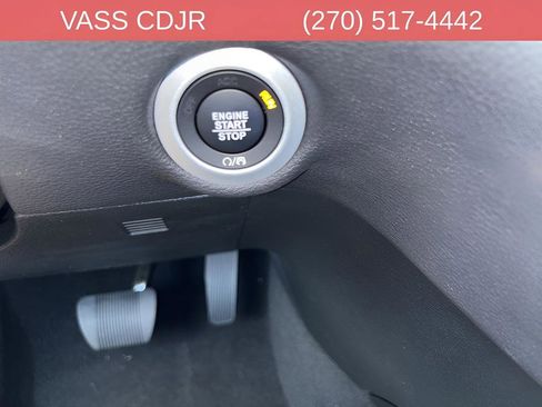 New 2026 Chrysler Pacifica Select image 21