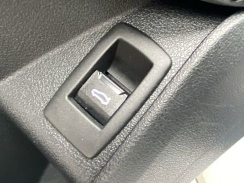 Used 2025 BMW X1 xDrive28i AWD/4WD image 17