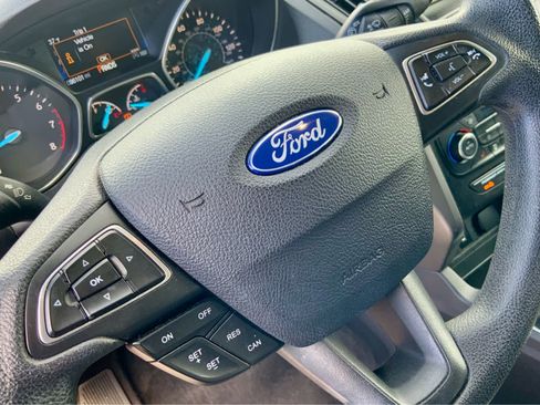 Used 2018 Ford Escape SE w/ SE Sync 3 Package AWD/4WD image 37