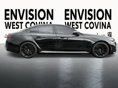 Used 2025 BMW M5 w/ Executive Package image 12