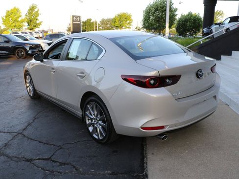 Certified 2025 MAZDA MAZDA3 s FWD image 3