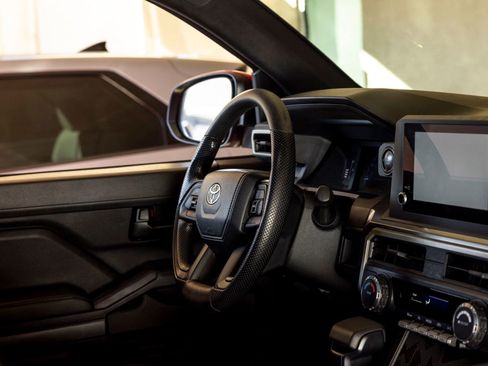 Used 2024 Toyota Tacoma 4x4 Double Cab image 28