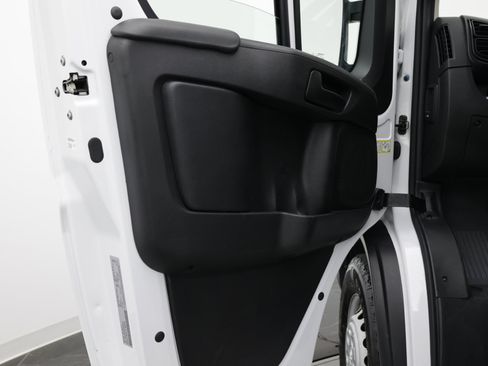 Used 2025 RAM ProMaster 2500 w/ Convenience Group FWD image 14