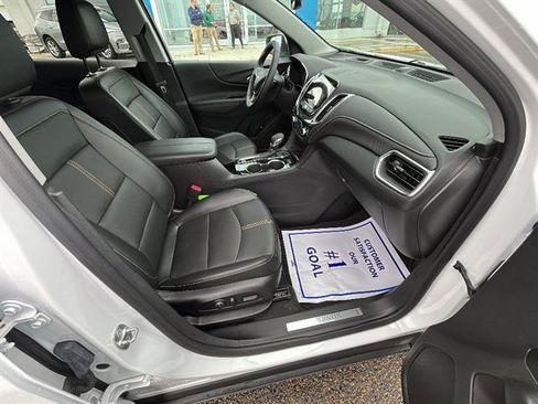 Used 2024 Chevrolet Equinox Premier AWD/4WD image 10