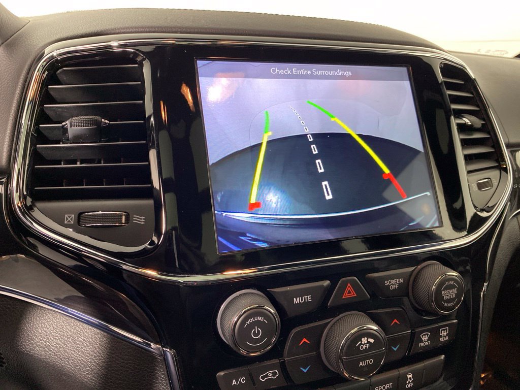 Used 2019 Jeep Grand Cherokee Overland AWD/4WD image 19